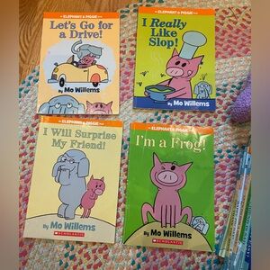 Elephant and piggy softcover books- lot of 4